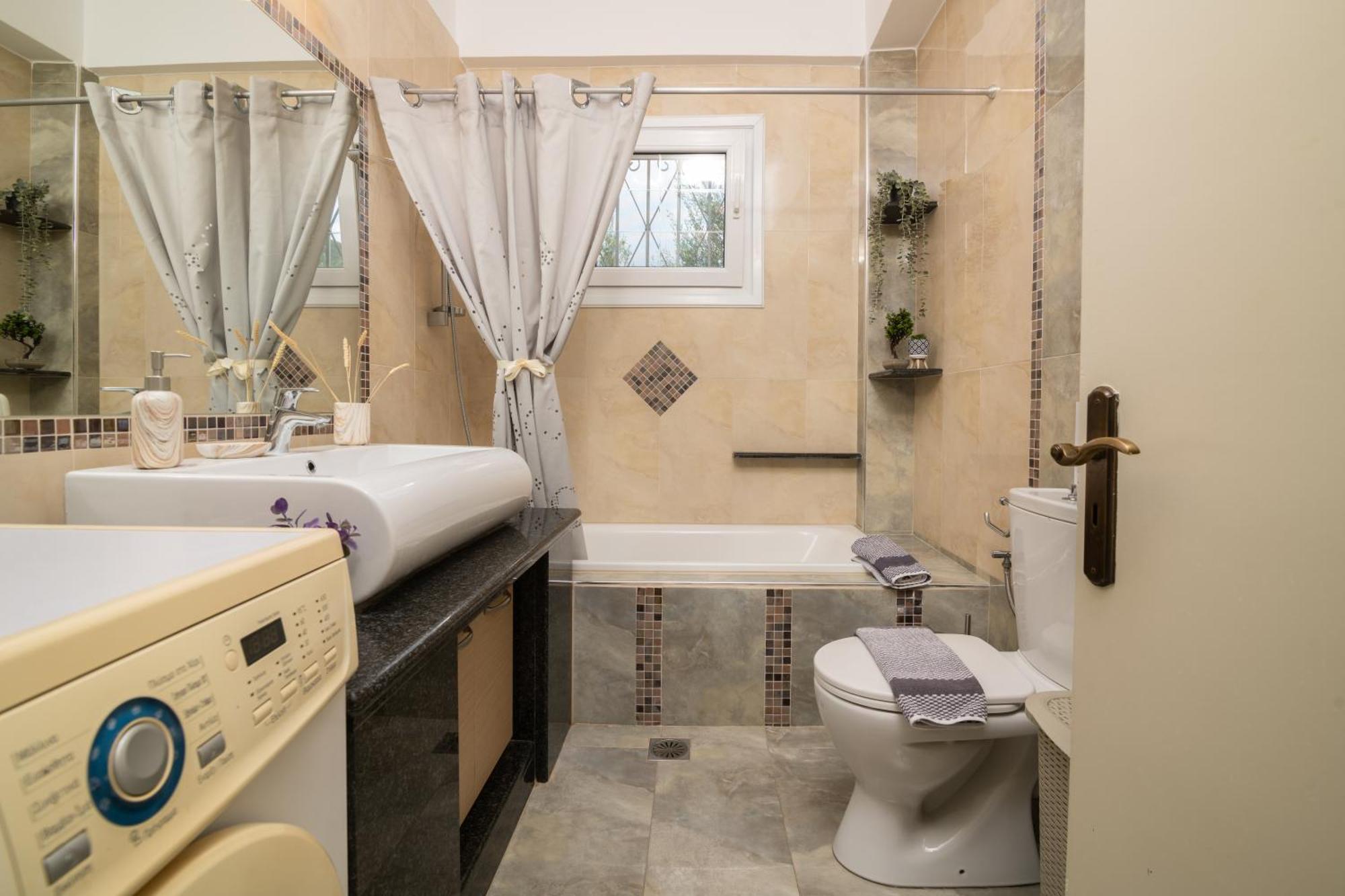 Vrisi Holiday home *