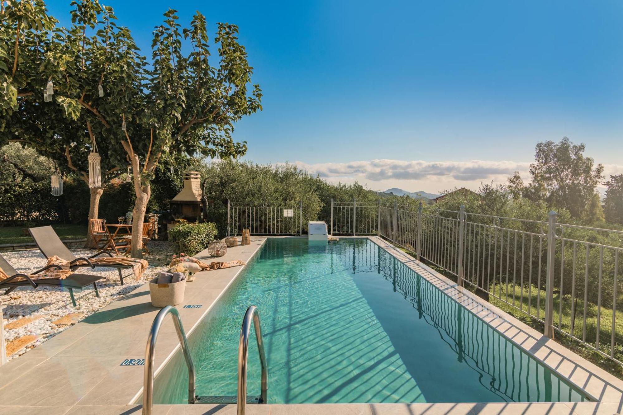 Vrisi Holiday home *